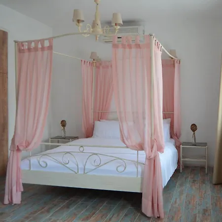 Cynara Alacati فندق مبيت وإفطار 2*