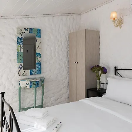 Cynara Alacati فندق مبيت وإفطار 2*