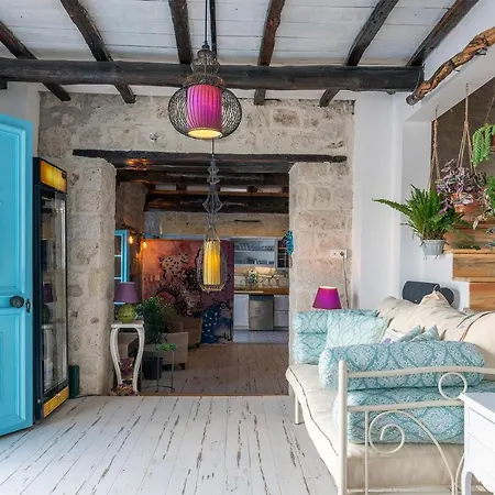 Cynara Alacati فندق مبيت وإفطار 2*